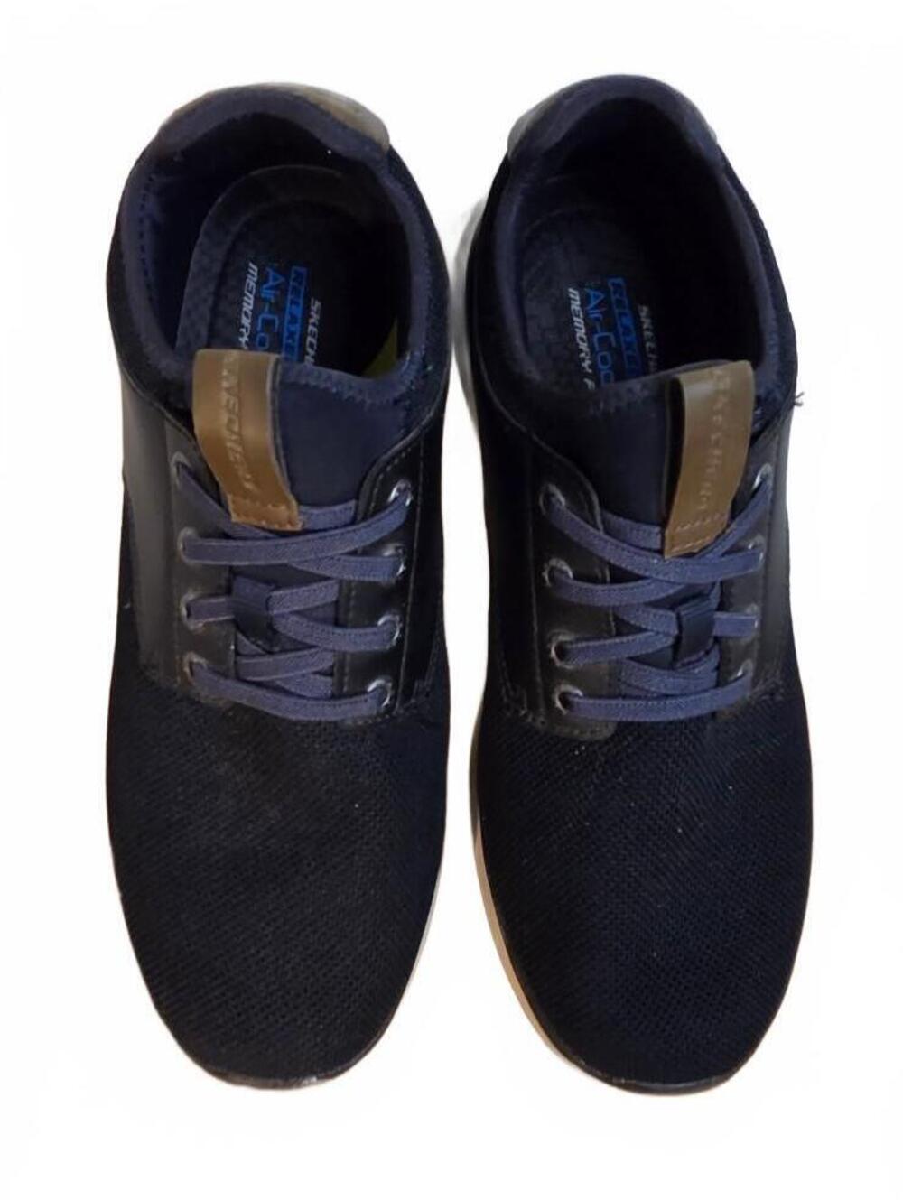 Skechers Men's Navy Blue Lightweight Sneakers Size 9.5